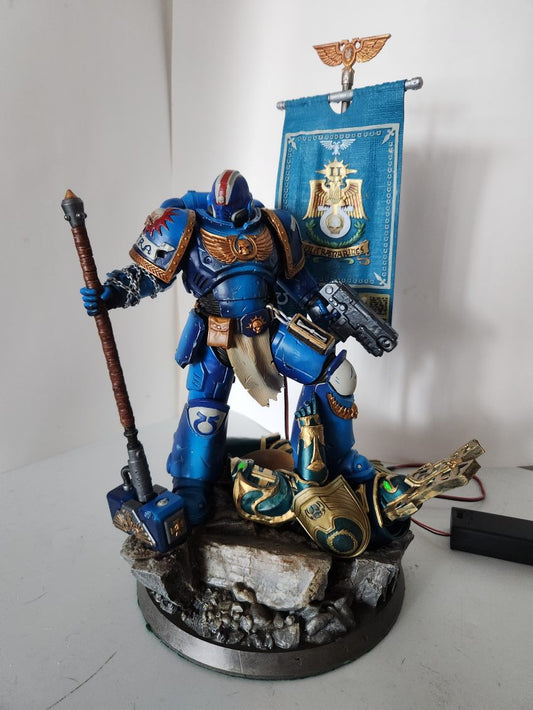 Space Marine Warhammer 40K Boyalı Figür 25 Cm