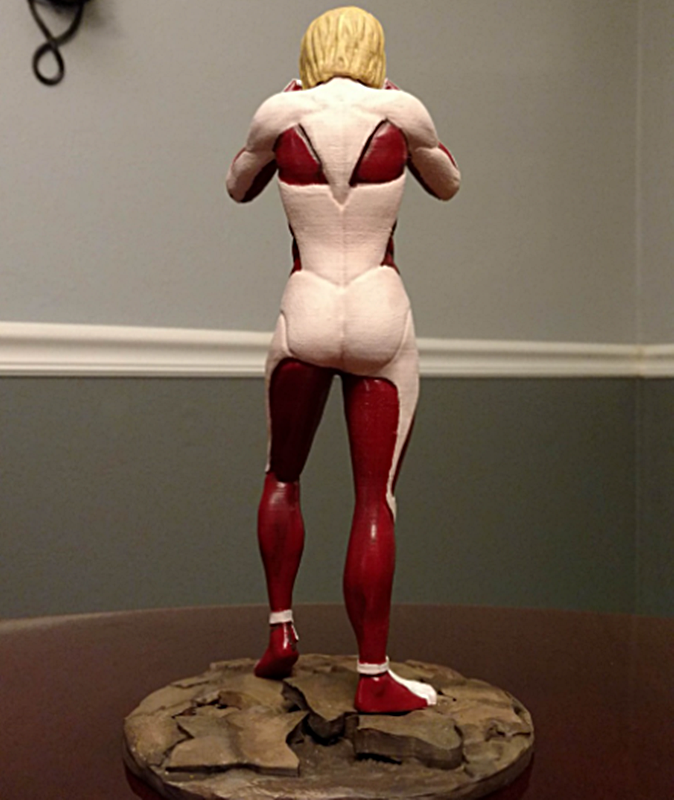 Attack On Titan Weiblicher Titan Bemalte Figur 25 cm
