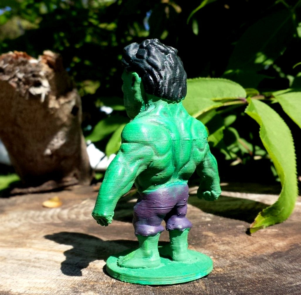 Cartoon Hulk Bemalte Figur 15 cm