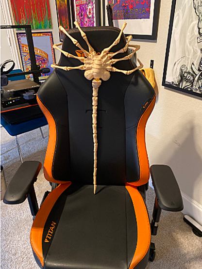 Alien Agisis Facehugger Bemalte Figur (Echtgröße)