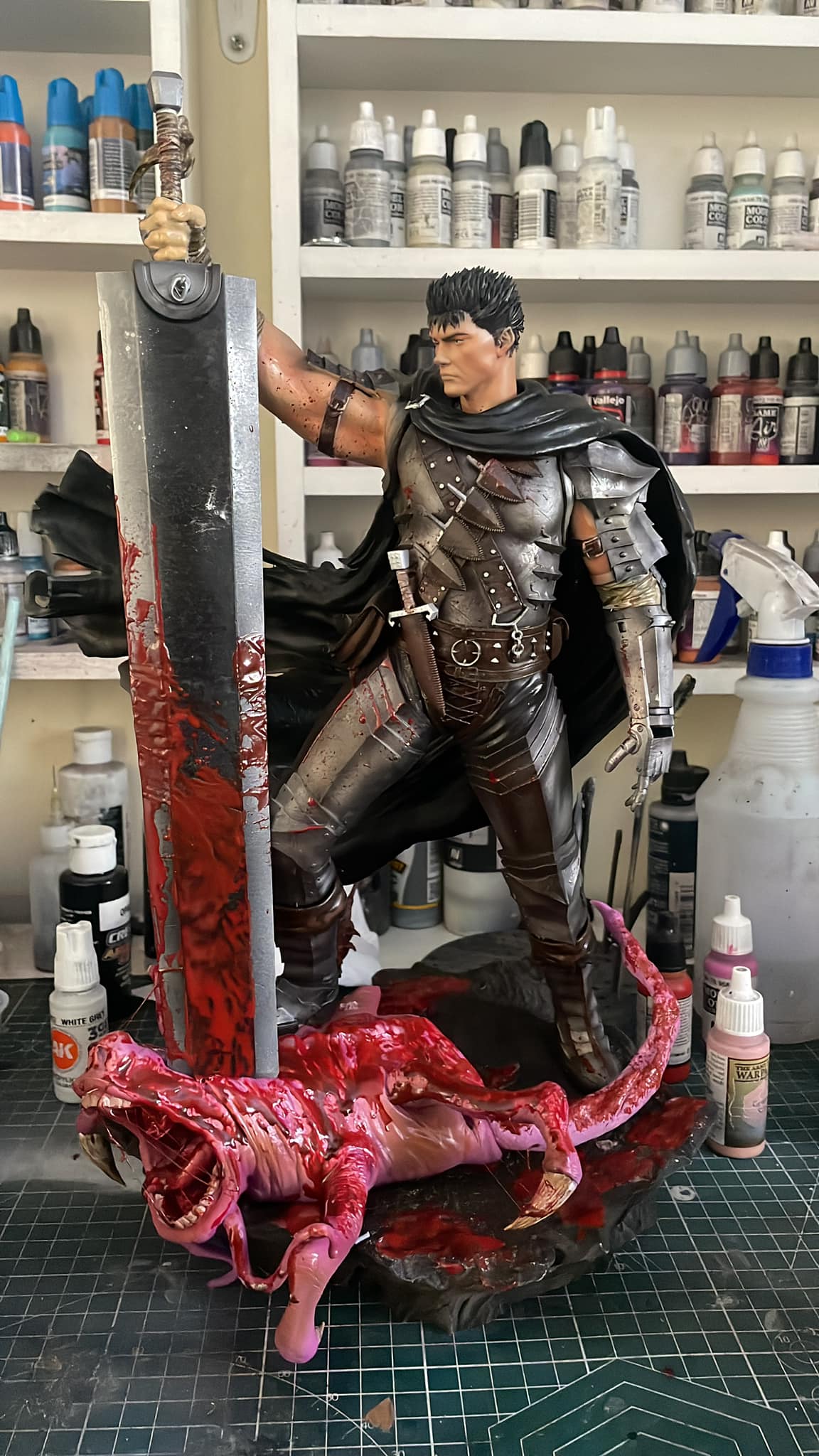 Berserk Guts Coole Pose Bemalte Figur 25 CM Groß