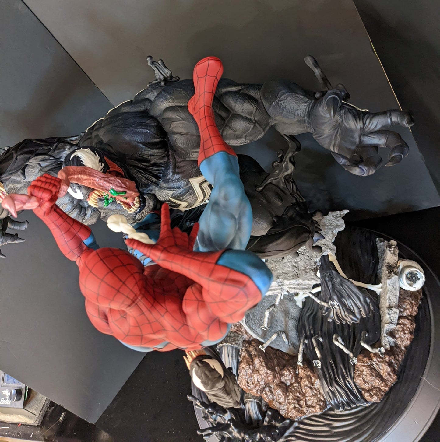 Venom vs. Spider-Man Erzfeind Figur 20 cm (Groß)