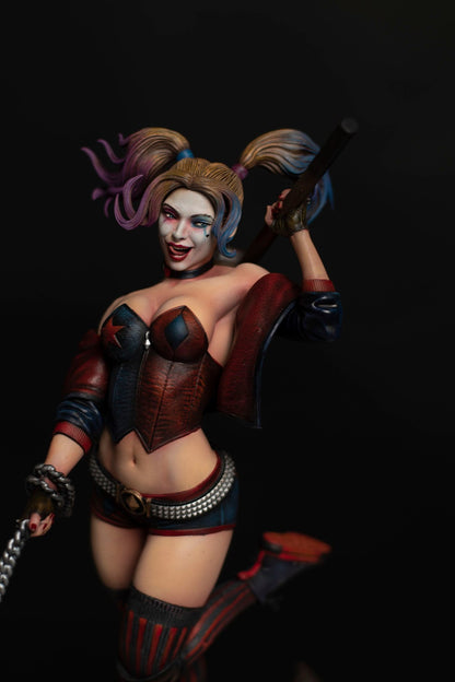 Harley Quinn and Dogs Naughty Girl Bemalte Figur 25 CM