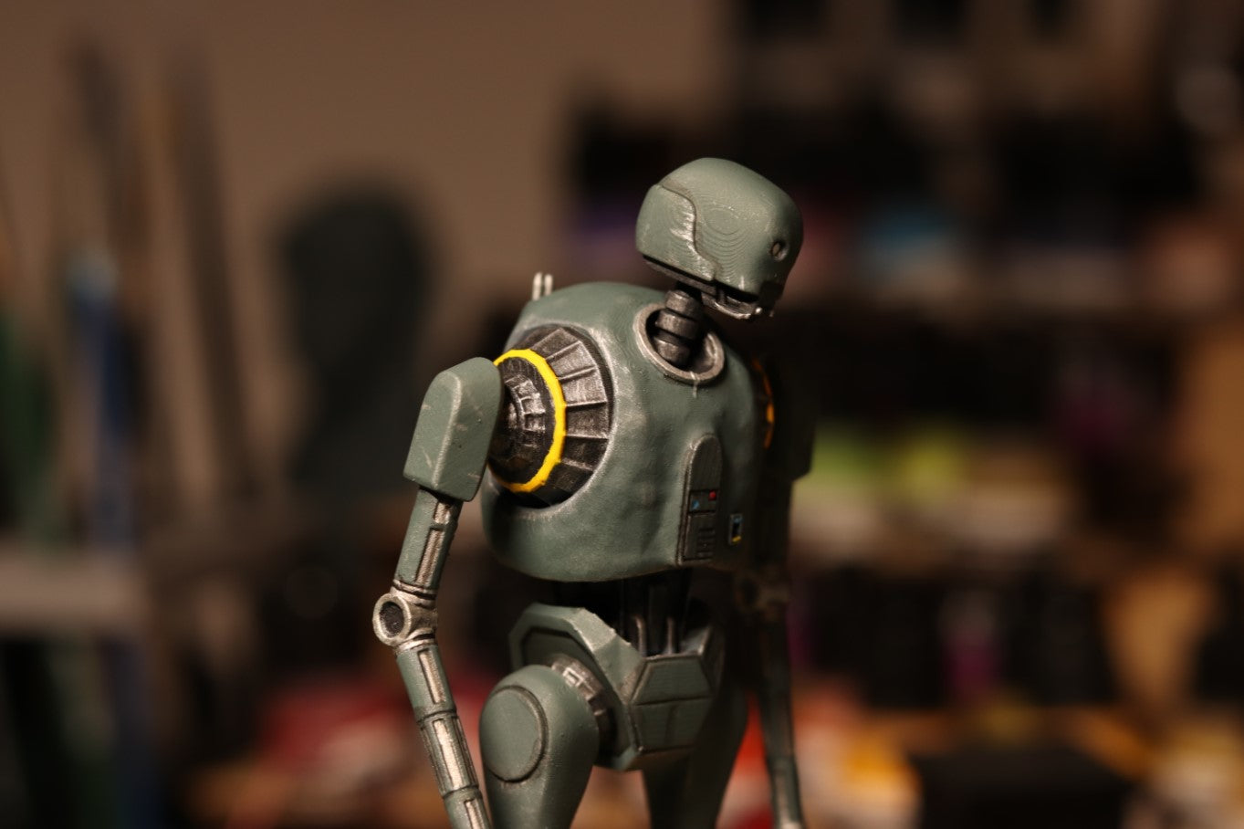 Star Wars Rogue One Roboter Bemalte Figur 15 cm