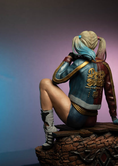 Harley Quinn Bemalte Figur 25 cm