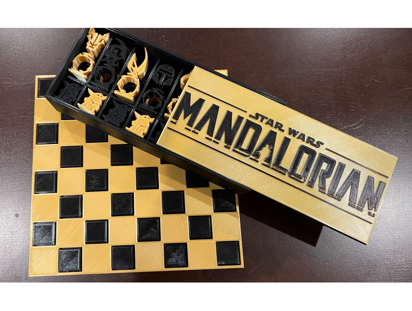 Mandalorian Star Wars Schachset Spezialserie mit Tasche