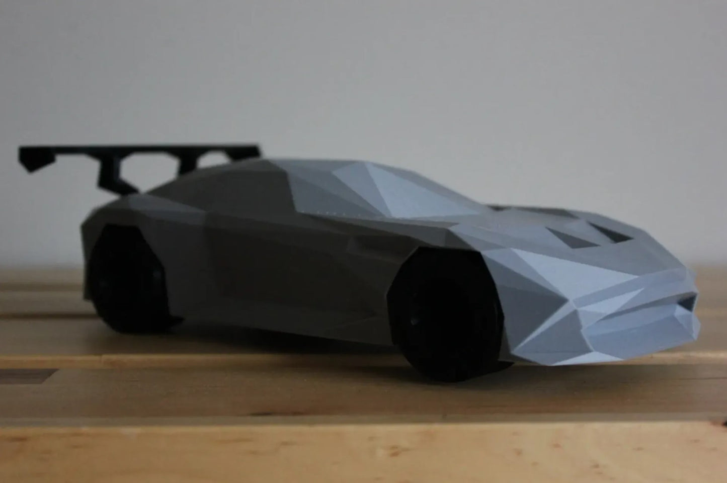 Aston Martin Vulcan Polygonales Modellauto