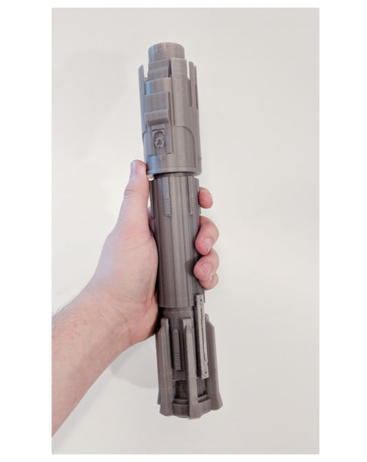 Ben Solo'nun Işın Kılıcı Kabzası (Standlı)