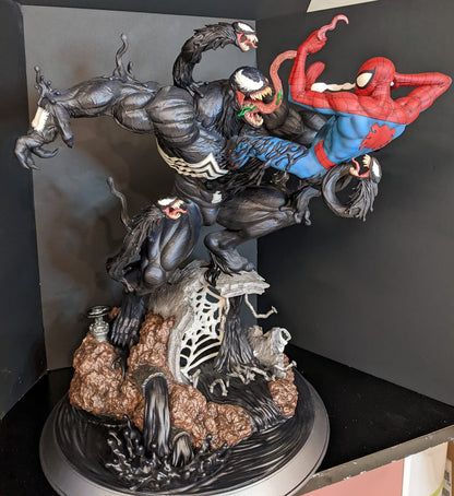 Venom vs. Spider-Man Erzfeind Figur 20 cm (Groß)