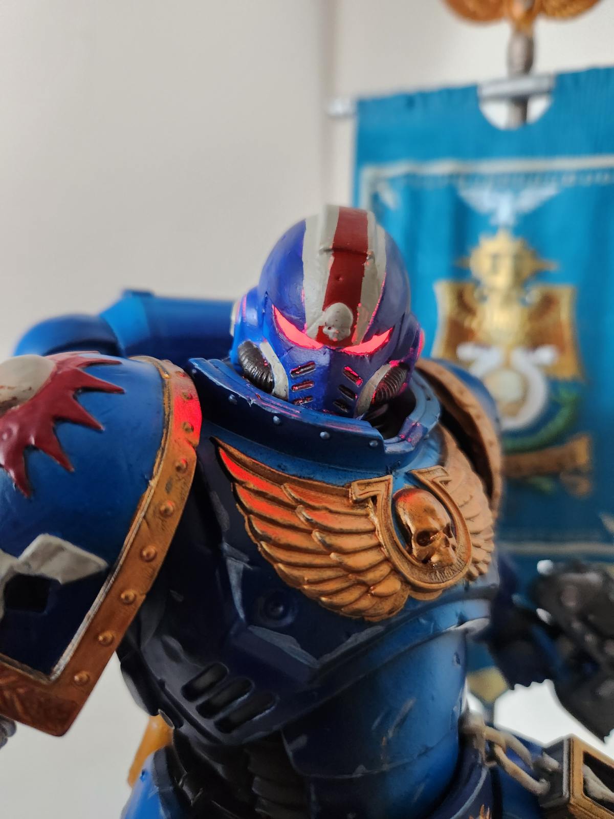 Space Marine Warhammer 40K Bemalte Figur 25 cm