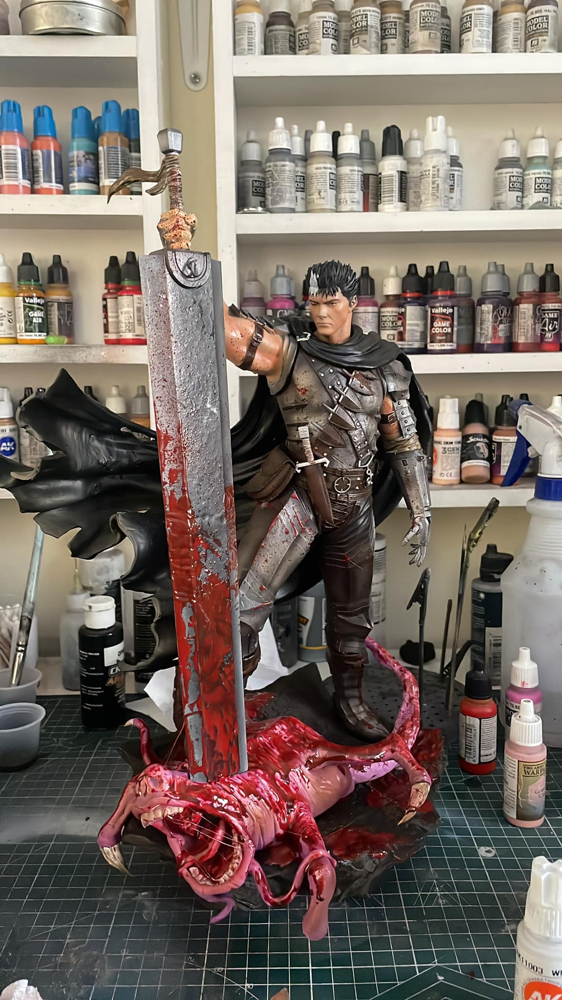 Berserk Guts Coole Pose Bemalte Figur 25 CM Groß