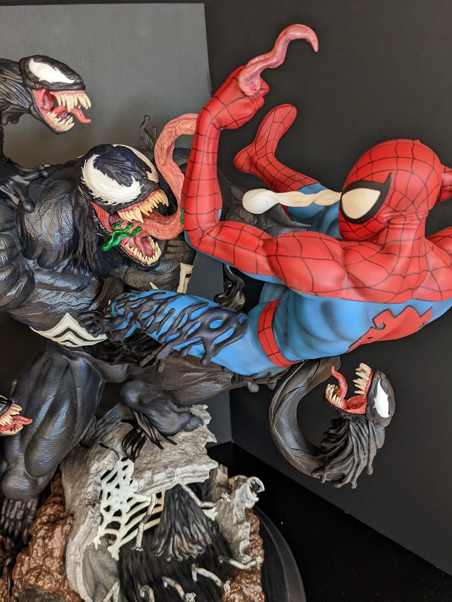 Venom vs. Spider-Man Erzfeind Figur 20 cm (Groß)