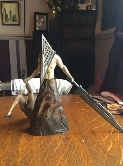 Pyramid Head Silent Hill Bemalte Figur 25 cm (Groß)