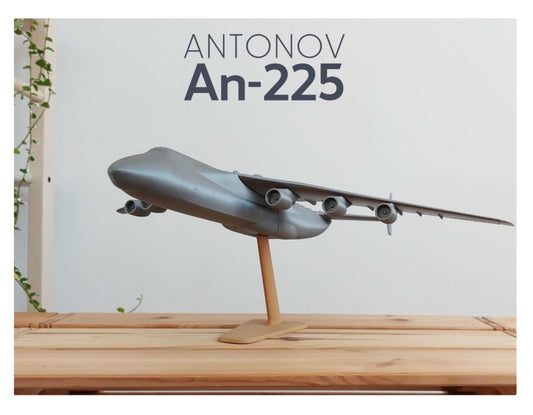 Antonov An-225 Model Uçak Dünyanın En Büyük Kargo Uçağı (Büyük Boy)