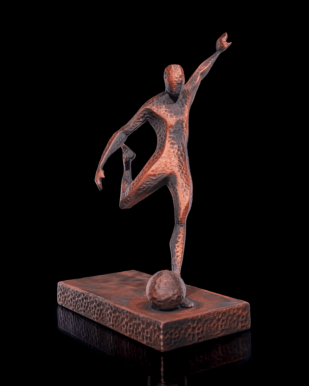 Sportliche Olympia-Fußballer Deko-Figur 20CM GROSS