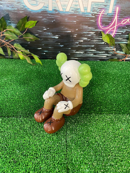 Kaws Shocked Bemalte Figur 20 cm groß