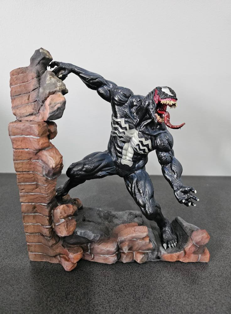 Spiderman VS Venom Ewiger Feind 2K Diorama Bemalte Figur 25 cm