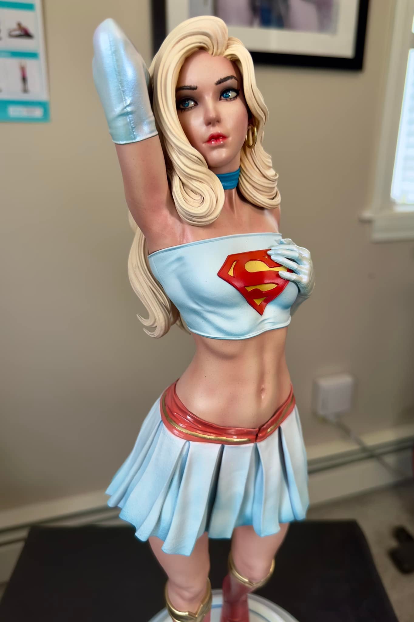 Marvel American Supergirl Bemalte Figur 25 cm