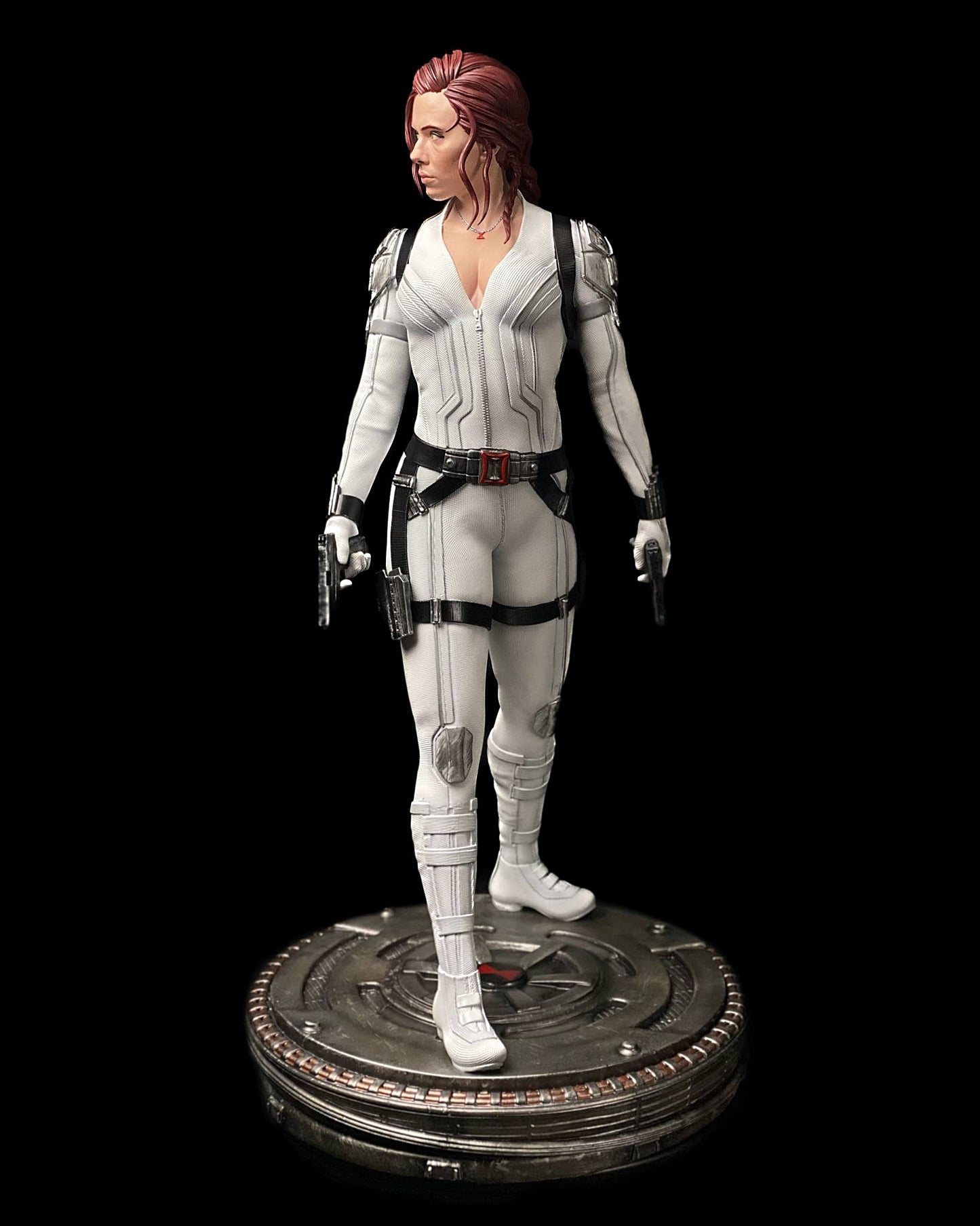 Black Widow Natasha Scarlett Johansson Bemalte Figur 40 Cm (Giga Boy)