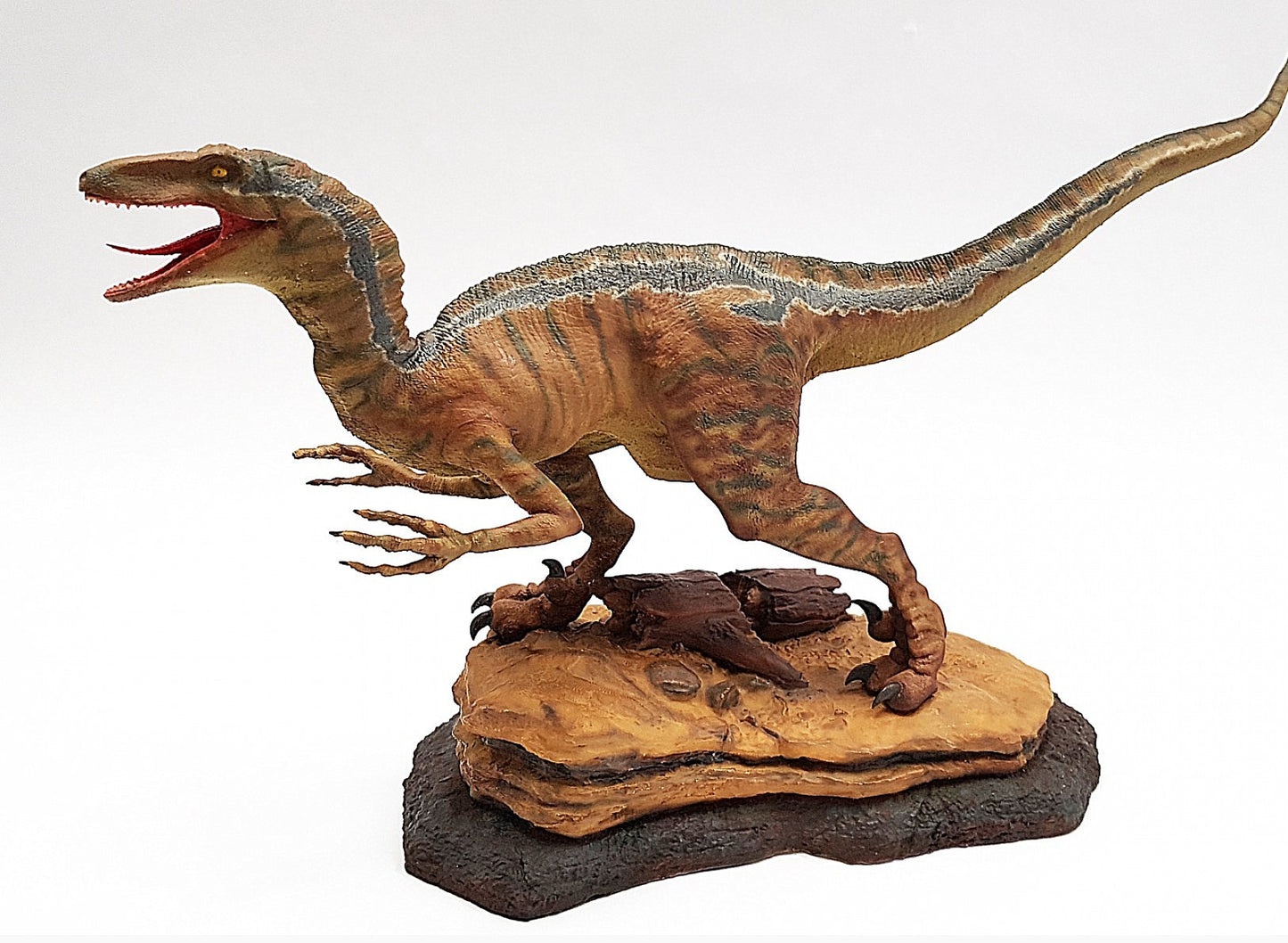 Velociraptor Jurassic World Bemalte Figur 38 cm