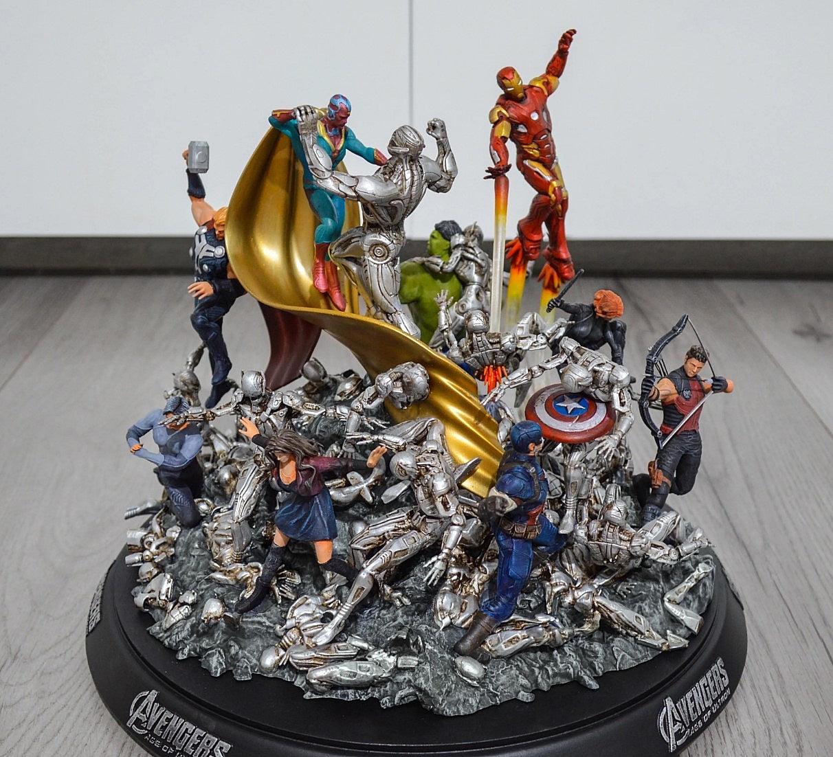 Unbesiegbar Marvel Avengers Age of Ultron Figur bemalt 40 cm (Mega Größe)