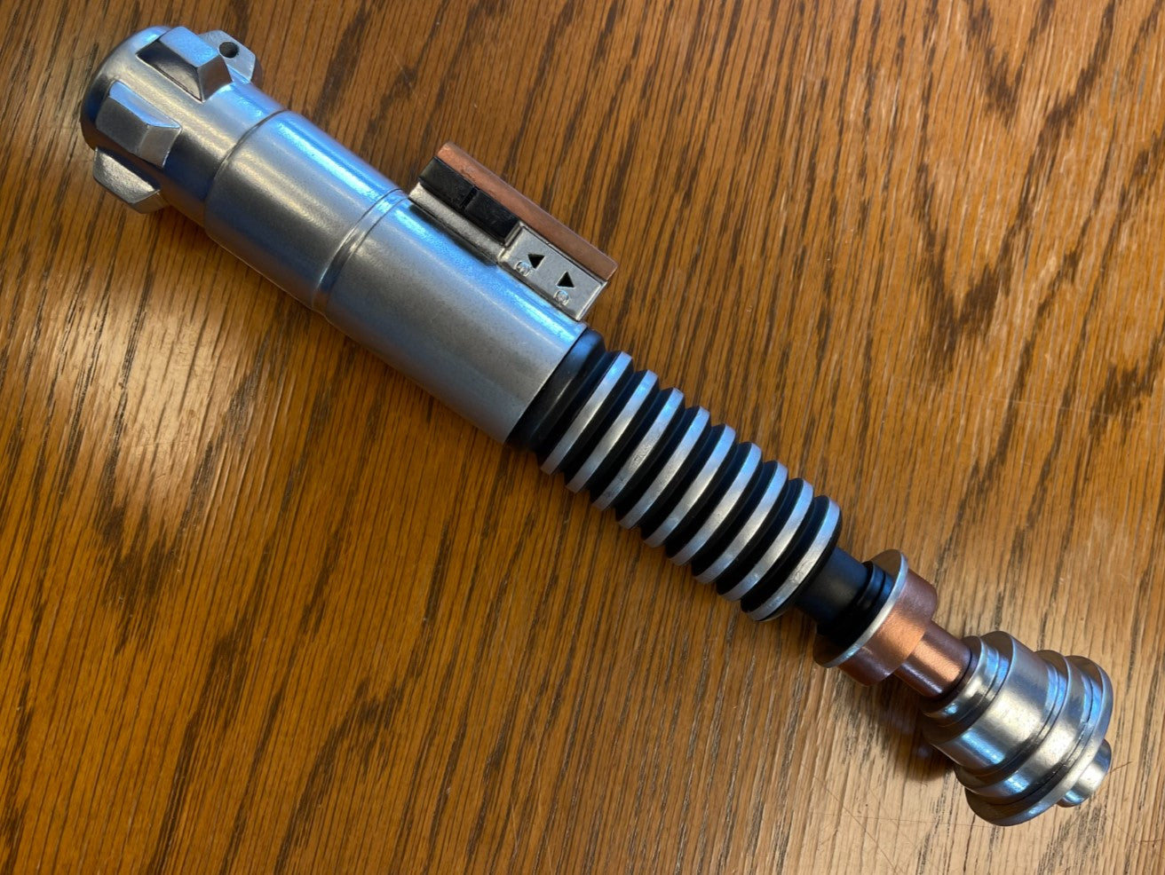 Luke Skywalker Lichtschwertgriff Star Wars (mit Ständer)