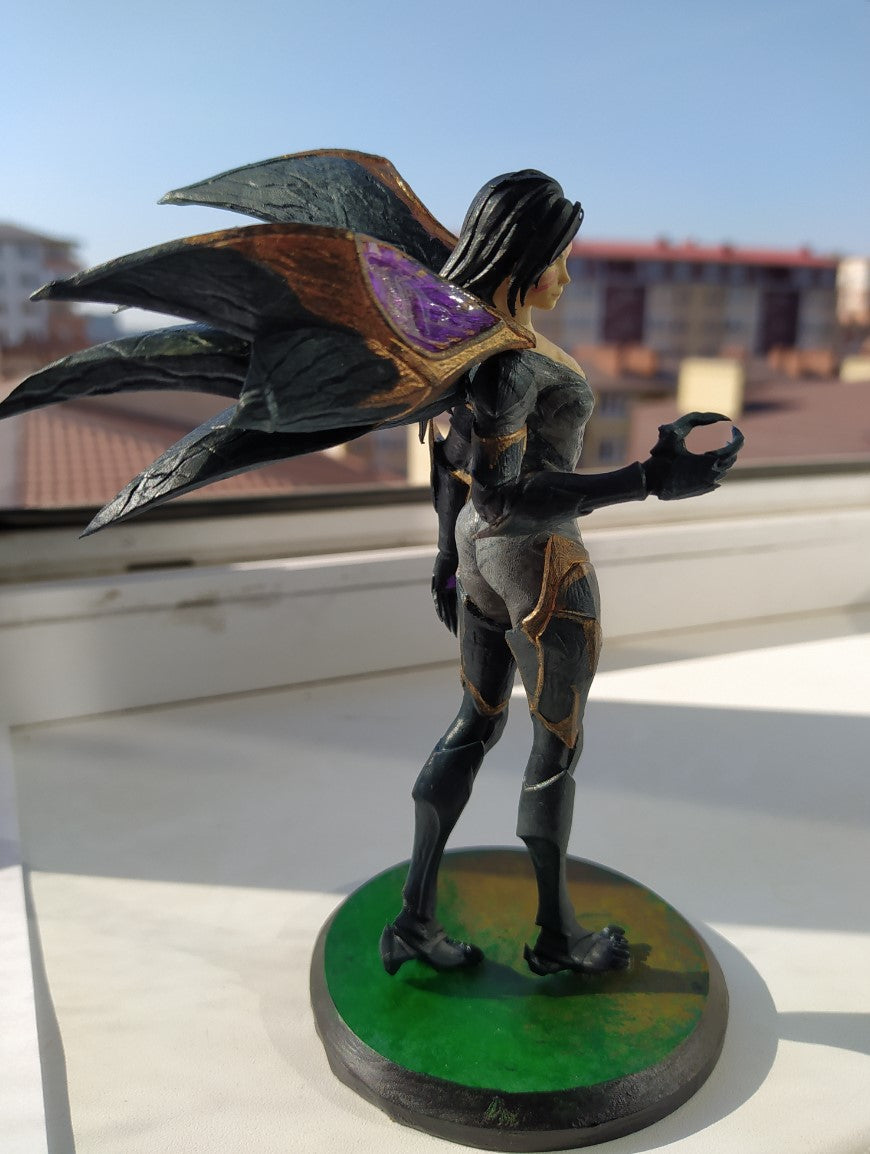 Kaisa Klasik Boyalı Figür 20 cm Büyük Boy