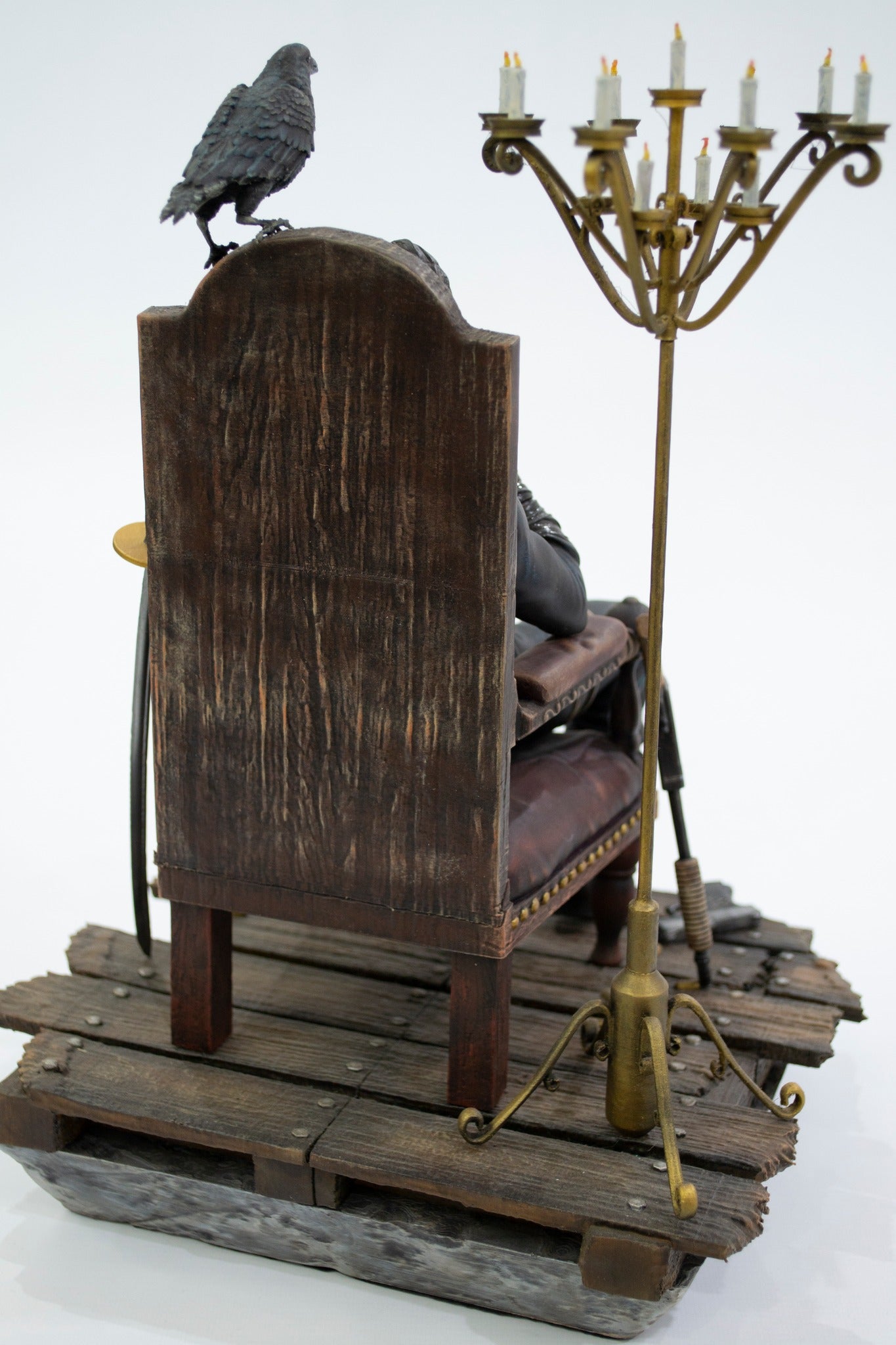 The Crow Thronbemalte Figur 25 cm