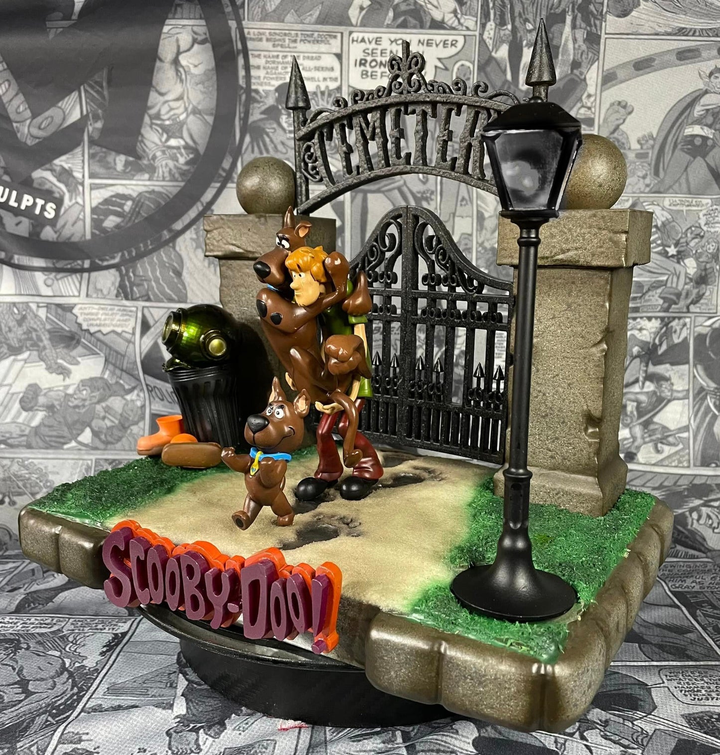 Scooby Doo Graveyard Diorama Painted Figure 30 CM WIDTH (Giant Size)
