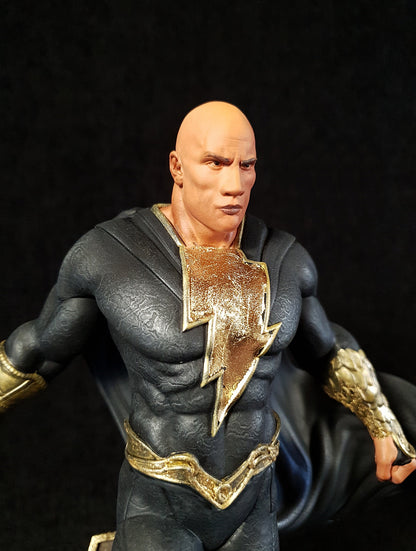 Black Adam Lost Rıhtım Dwayne Johnson Bemalte Figur 25 cm (Riesenformat)