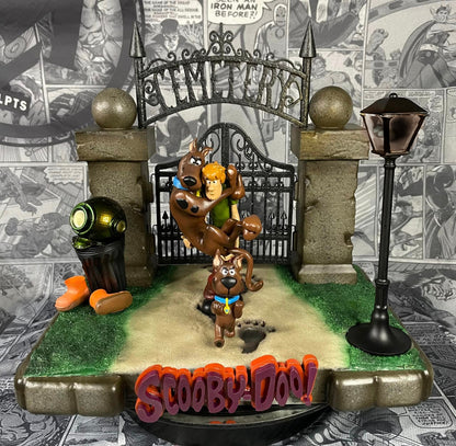 Scooby Doo Friedhofsdiorama Bemalte Figur 30 CM BREITE (Riesengröße)