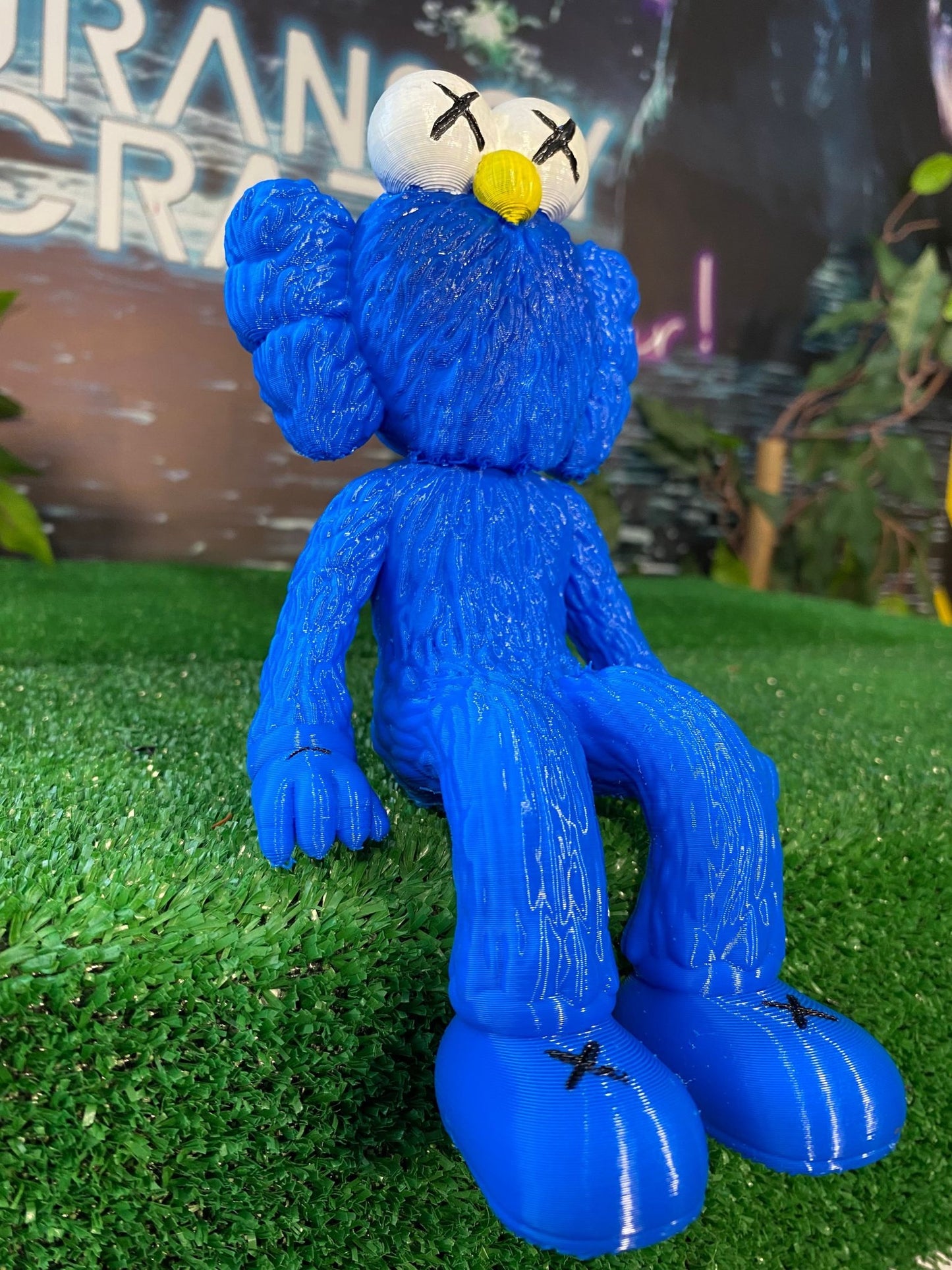 Kaws BFF Vinyl Sitzende Figur Bemalt 20 Cm Groß