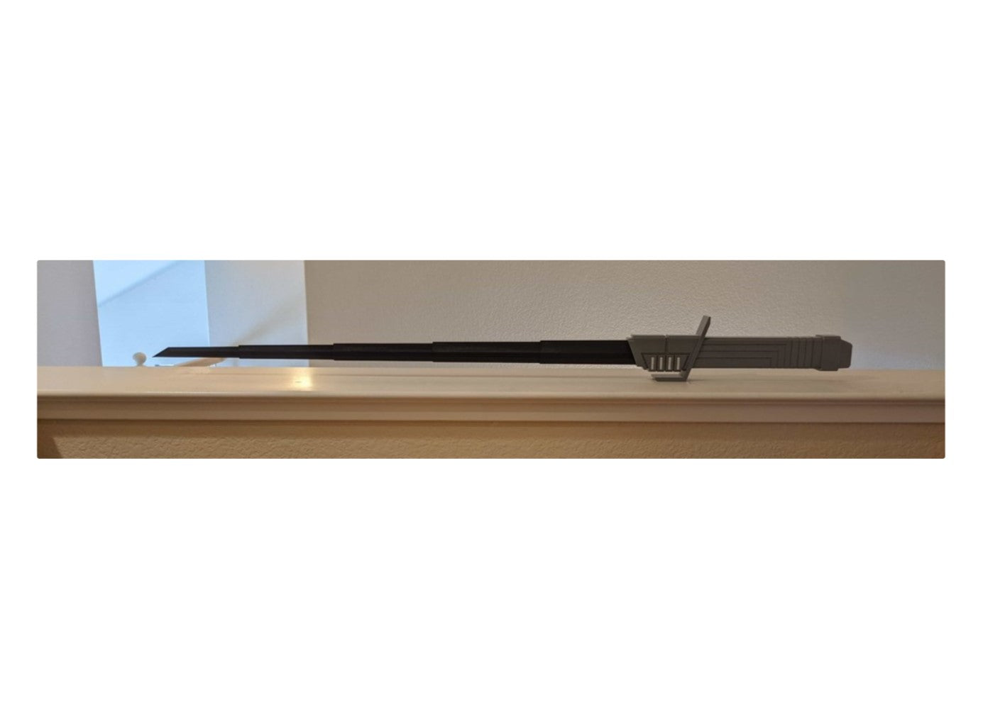 Darksaber Star Wars Animiertes, ein- und ausklappbares Lichtschwert (lichtlos)