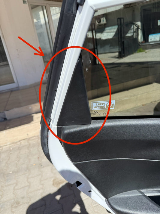 Hyundai i20 - Bayon Arka Kapı Köşe İç Üçgeni  83931-q0000
