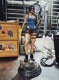 Lara Croft Tomb Raider Bemalte Figur 25 cm Riesengroß