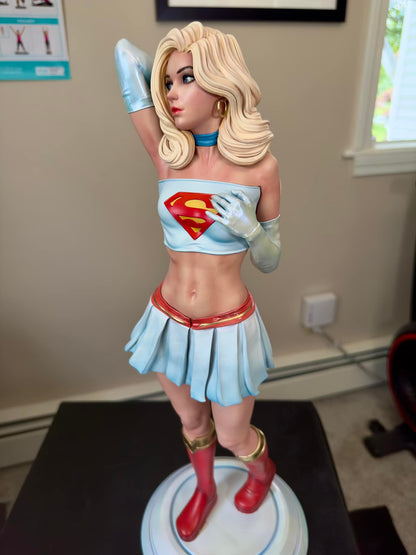Marvel American Supergirl Bemalte Figur 25 cm