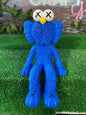Kaws BFF Vinyl Sitzende Figur Bemalt 20 Cm Groß