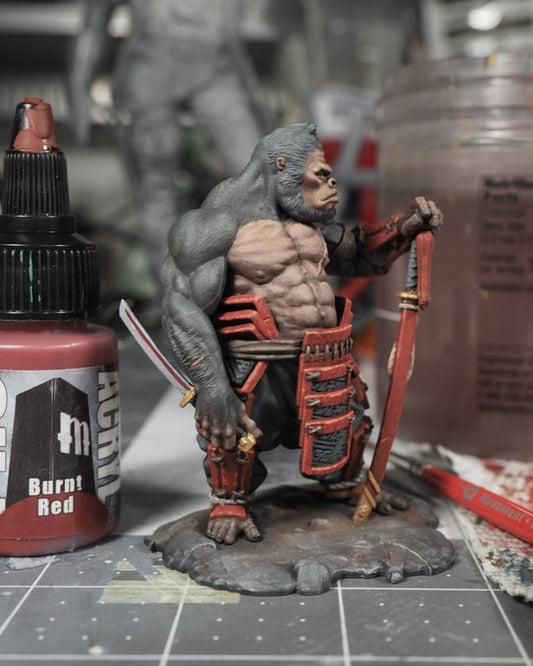 Schwertmeister Weißer Gorilla Bemalte Figur 15 cm