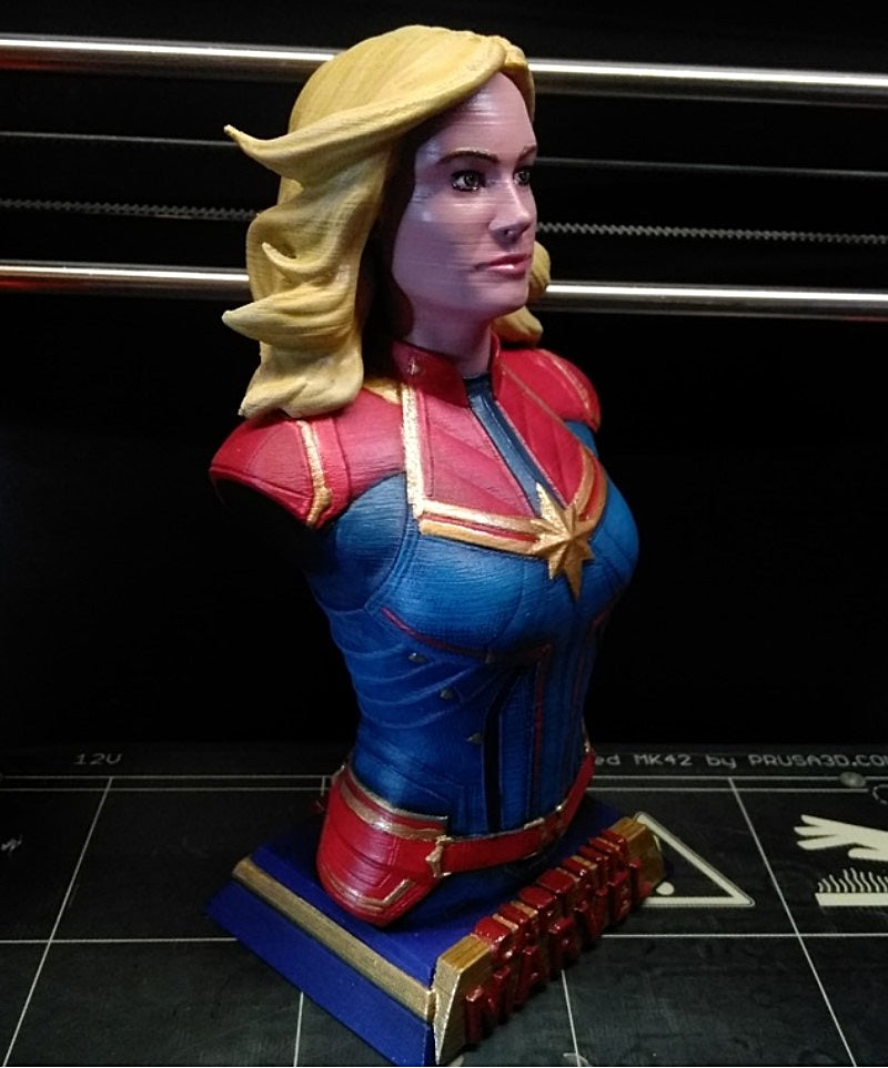 Captain Marvel Bemalte Büste Figur 15 cm