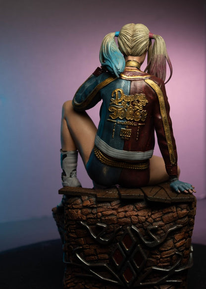 Harley Quinn Bemalte Figur 25 cm