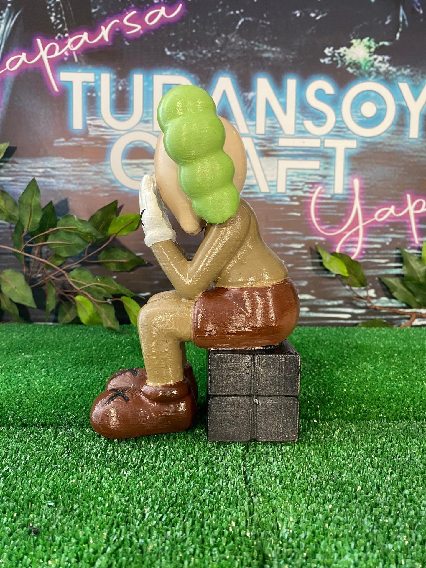 Kaws Crying On Seat Bemalte Figur 20 Cm Hoch