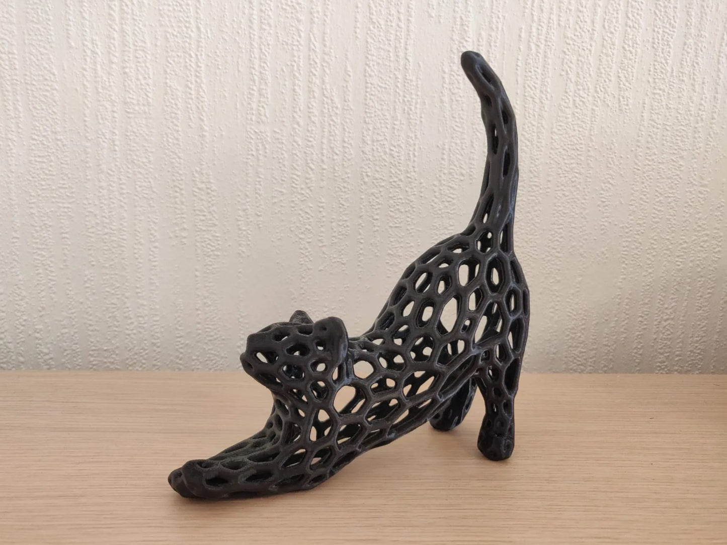 Dekorative Voronoi-Katzenfigur