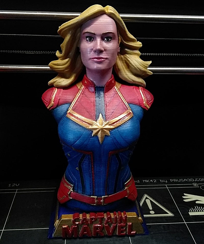 Captain Marvel Bemalte Büste Figur 15 cm