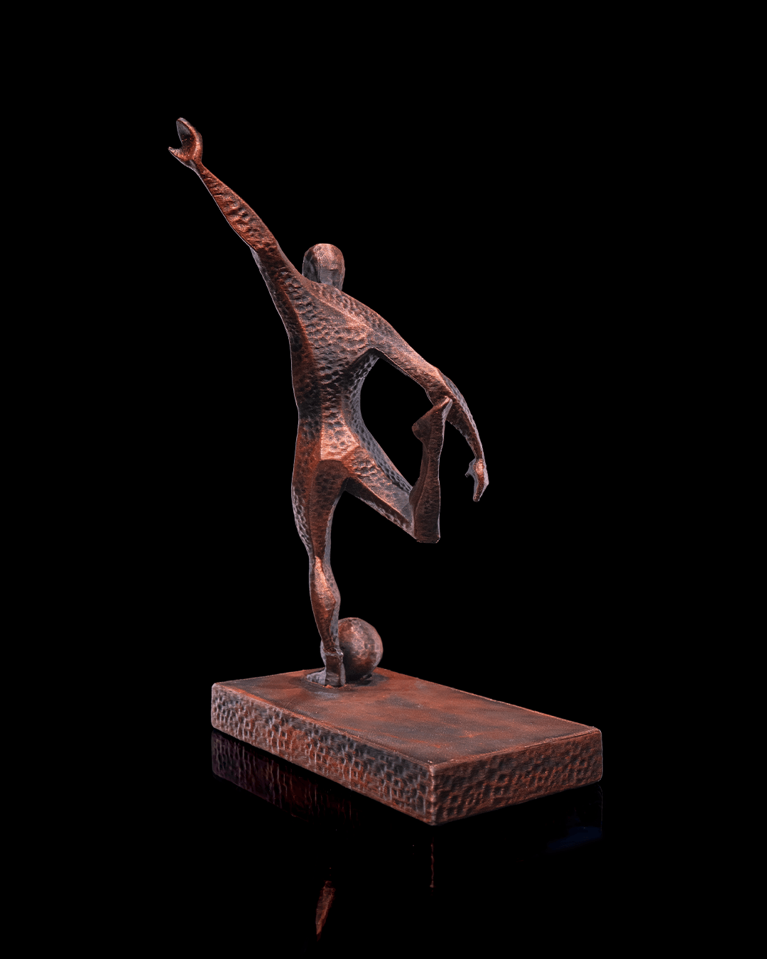 Sportliche Olympia-Fußballer Deko-Figur 20CM GROSS