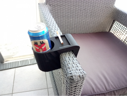 Becher- und Getränkehalter