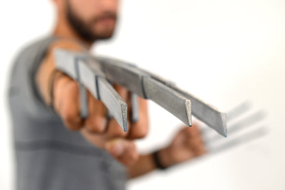 Wolverine Ein- und Ausfahrbare Automatische Bewegungsklauen (Rechts und Links Set)