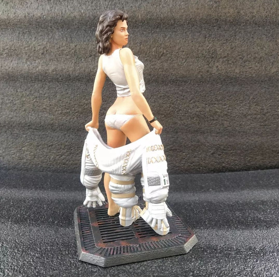 Ellen Ripley Alien Unterwasser Bemalte Figur 25 cm