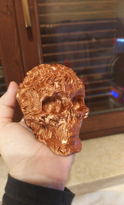 Bestickte Totenkopf-Figur
