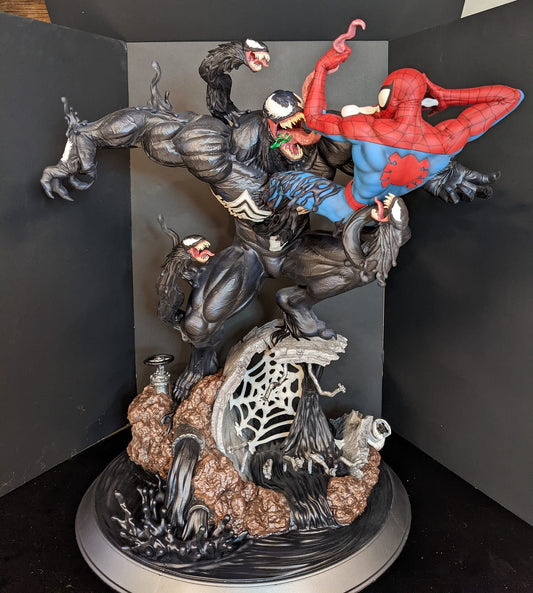 Venom Vs Spiderman Azılı Düşman Boyalı Figür 20 Cm (Büyük Boy)