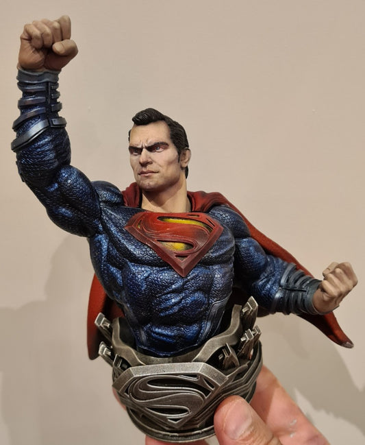 Superman Uçuyor Boyalı Figür 15 Cm
